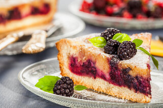 Receitas: Receita de bolo de baunilha com amora é deliciosa e fácil de fazer; veja o o a o!