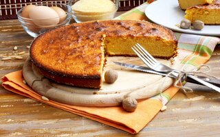 Bolo de fubá cremoso