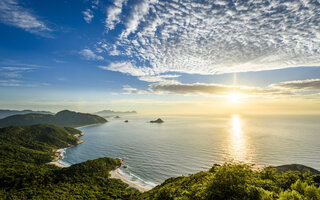 Visitar 5 praias desertas em Barra de Guaratiba