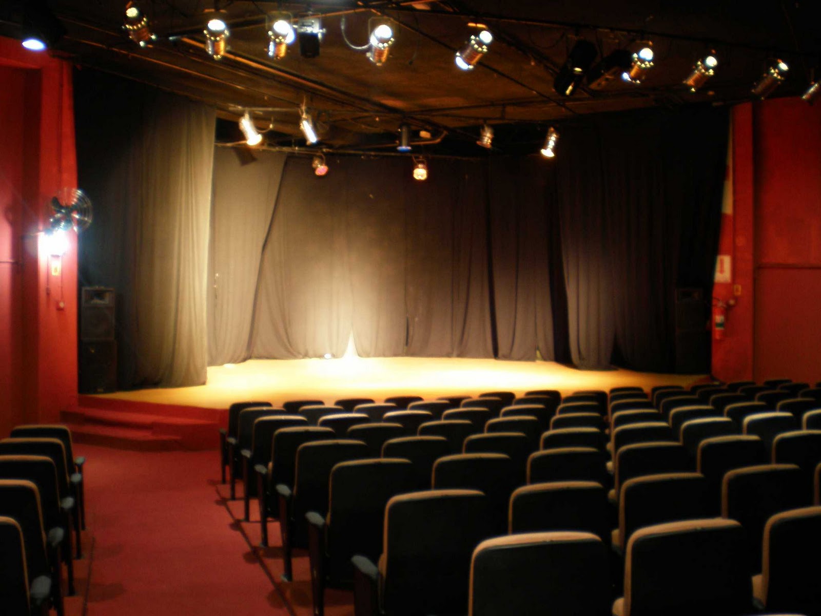 Imagem de destaque para Teatro Juca Chaves